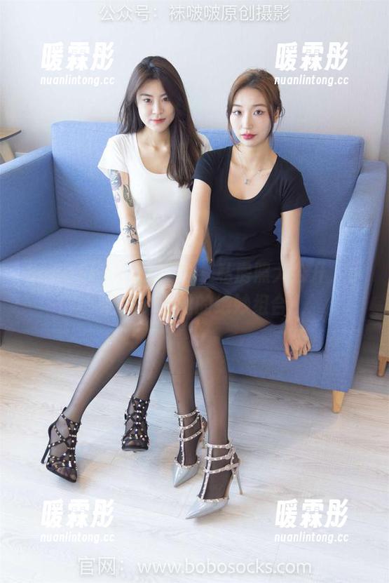 BoBoSocks袜啵啵 - 私房照大公开，小甜豆深蓝丝的绝妙组合