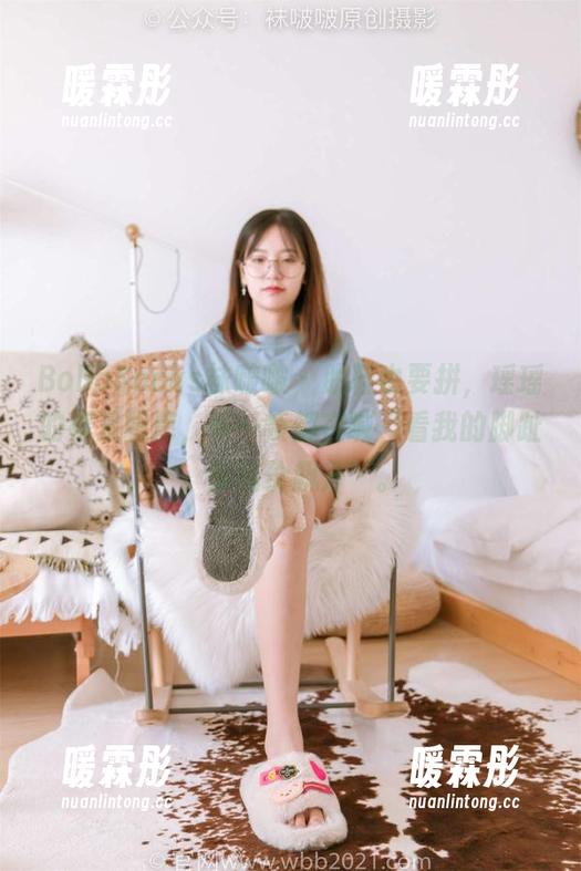 BoBoSocks袜啵啵 - 脱鞋也要拼，瑶瑶的裸足图库，每一帧都在喊“看我的脚趾，市场价飙升”。