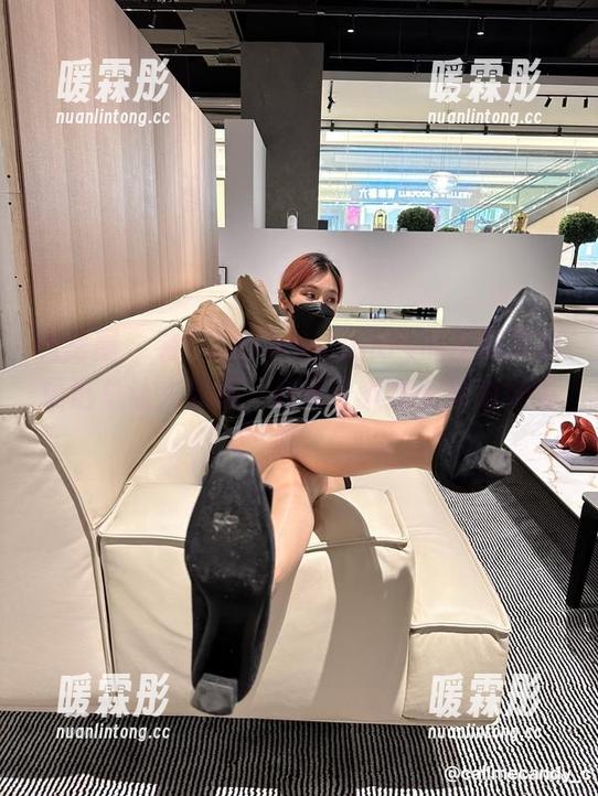 微密圈 - 看！Callmecandy的圣诞写真精选总让人联想，红鼻子驯鹿默默为她喝彩。
