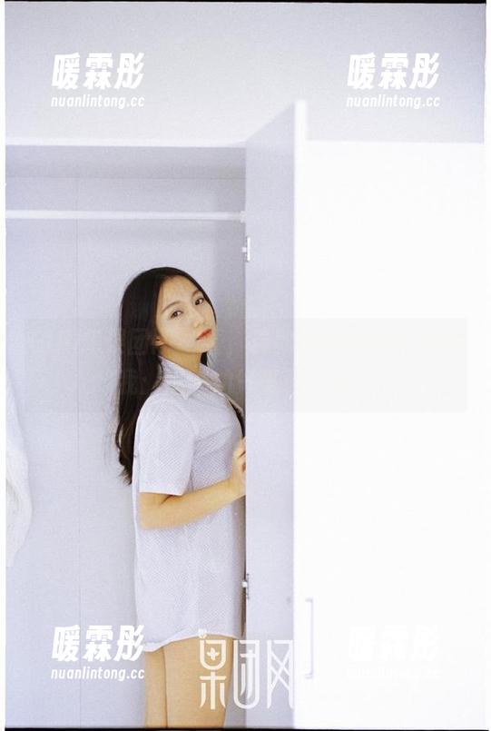 GIRLT果团网 - 看，黄歆苑的美图在通知我：圣诞的气氛已上线！