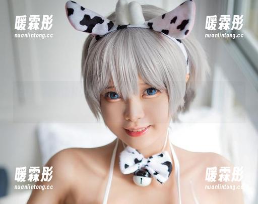 脱离了常规的Hachi小芭，瑜伽动作也是无圣光的套图风格
