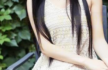 TouTiao头条女神 - 没有意外的艾小青游泳嗨翻天：泳衣私房图集，随便插科打诨的水花四溅！