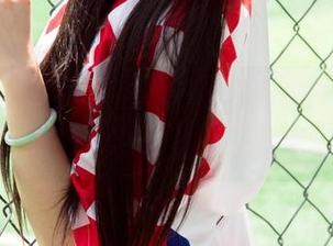 UGirls尤果网 - 随着Angela楚楚的比基尼全套图包，我们是不是有点羞羞？