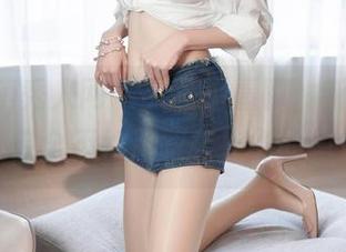 Xiuren秀人网 - 女王小嘉敏，新套图更新，完全不怕高跟鞋摔倒的勇气！