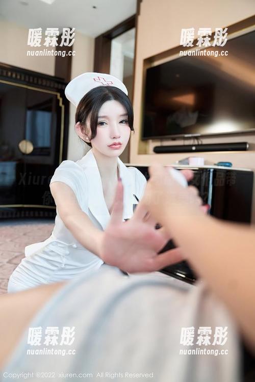 Xiuren秀人网 - 米妮大萌萌修女作品带你疯狂分享，她是为了选美吗？