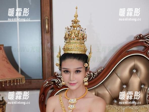 YouWu尤物馆 - 最新美图寻踪记，王闵多的“女王”姿态，把你的小心思都淹没了。