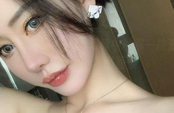 微密圈 - 不爱笑的赛琳写真中的那一抹渔网黑丝，让我想到了面条