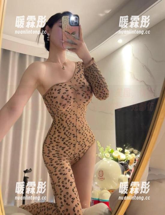 微密圈 - 不爱笑的赛琳的护士美图，恍若一个突出的生活点滴，作品的每一处都仿佛在细语。