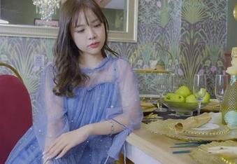 丽柜 - 超清的怡萱旅拍：看完不拿下就要后悔了，快来下载！