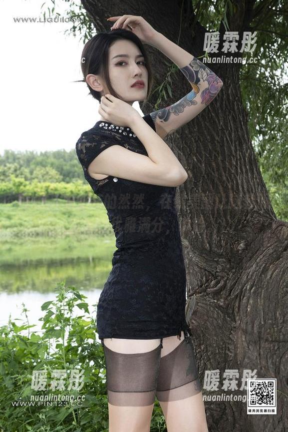 丽柜 - 职业装的然然，在线美图让这套服装里的优雅满分，哈哈。