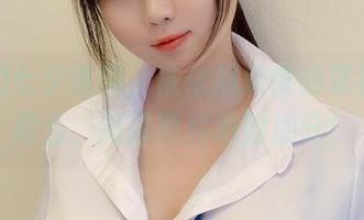 说好的七夕氛围，依依超级懒的罩衫比基尼么，高清照片绝对加分！