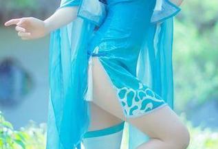 肉丝黑袜、朦胧诱惑，兔玩映画这组写真集是不是想让我肆意联想呢？