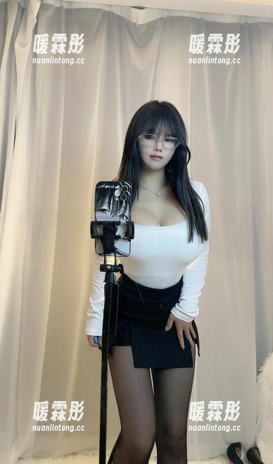 微密圈 - 图册里藏了啥？可馨juicy的妹妹等着你来发掘哦！