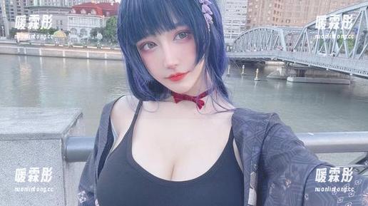 啾小妍连衣裙的秘密——原图看着像在走红毯，其实只是买菜路上！