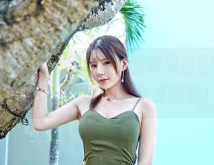 嗲囡囡 - 施忆佳KITTY的制服套图，别忘了兄弟们，这可是免费的哦！