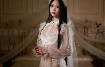 果然嫣嫣子的全套巫女自拍，服装比我想象的好看得多。