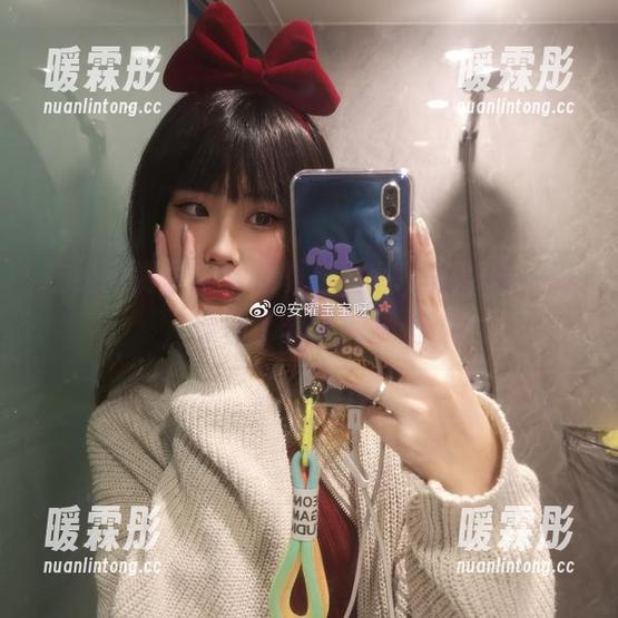 在线欣赏安曜曜的夏日图片，短暂而美好，像极了夏天的爱情。