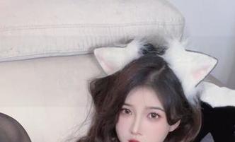 小小奶瓶儿VS白色蕾丝：高清壁纸事业的新高峰，哦，宝贝～