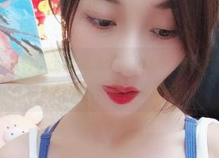 微密圈 - 光看小玉吃果冻“死库水”的图片，脑中闪过千种想法，却总说不清。