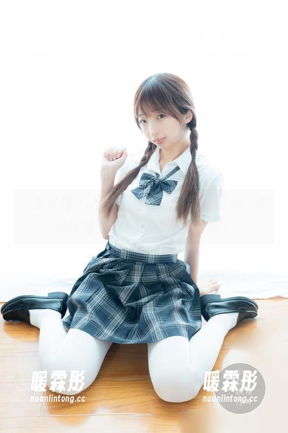 少女秩序 - 从头到尾的鹿可全套瑜伽，老师说待在垫子上就是向下狗！