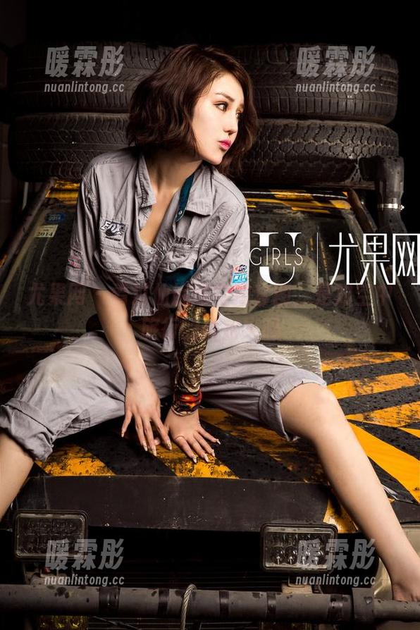 尤果网 - 看过仙妮的空姐套图，是对空中旅行的新定义吗