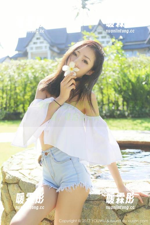 尤蜜荟 - 宋KiKi的校服写真：课堂上是学霸，课后是女神