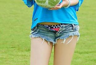 尤蜜荟 - 全套白裙心理期待：易阳究竟藏了多少美丽的秘密？