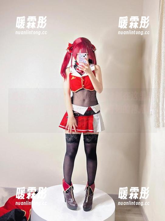 旗袍、弥美Mime和碧蓝航线都在这里高清呈现，我的思绪乱飞，只有她的裙摆轻轻落得下。