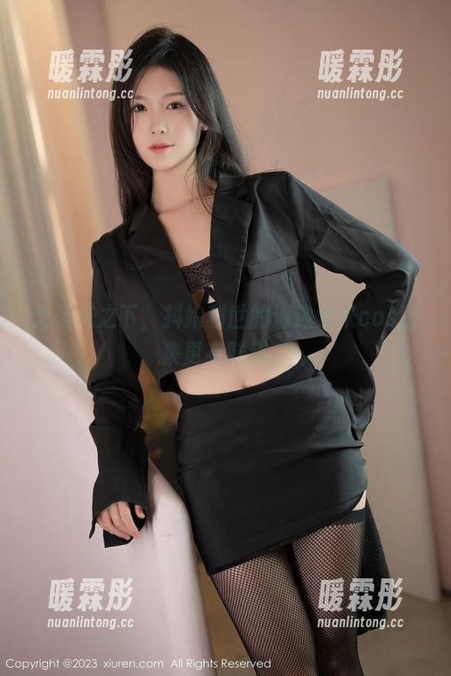 无圣光之下，抖娘利世的海边索米cos图集更有味道。