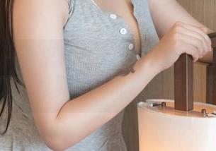 推女神 - 绮里嘉ula的职业装写真：穿上这衣服，连复印机都想多看她两眼！