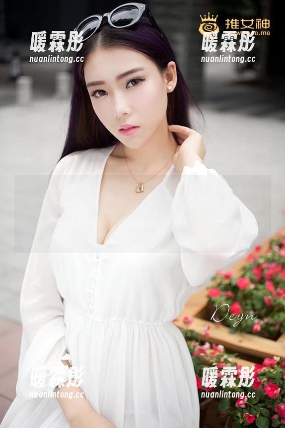 推女神 - 黄歆苑chobits的肉丝合集，慢慢滑进去，哦，居然没意识到自己发现了啥？