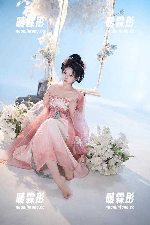 星澜想来杯珍珠奶茶写意办公室：图包里的每一张都是无心插柳的优雅。