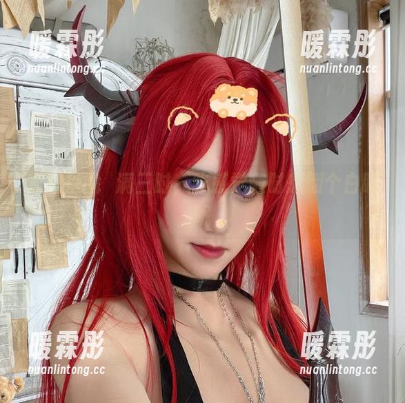 套图里的桜满三时，咋感觉随时想翻个白眼呢