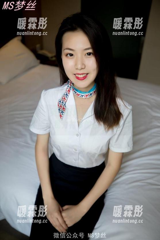 梦丝女神 - 美图时间到：刘诺的短裙套图，居然能让我为衬衫的存在深感自卑！