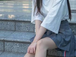 梦丝女神 - 香萱高清分享：她的“秘密”进入厨房的第一步，村里都传出了“黑暗料理”传说，哈哈！
