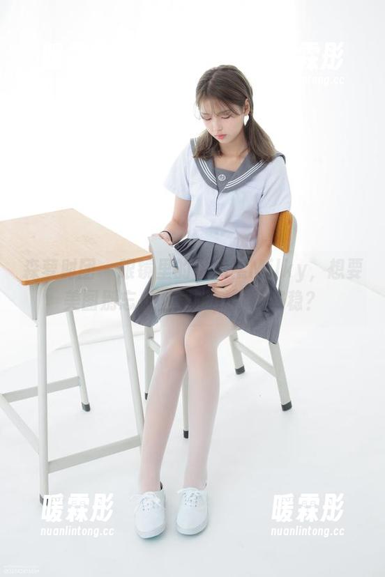 森萝财团-小奶糕Milky 森萝财团 - 眼镜里的小奶糕Milky,想要美图别忘点下载哦,保持沉稳?