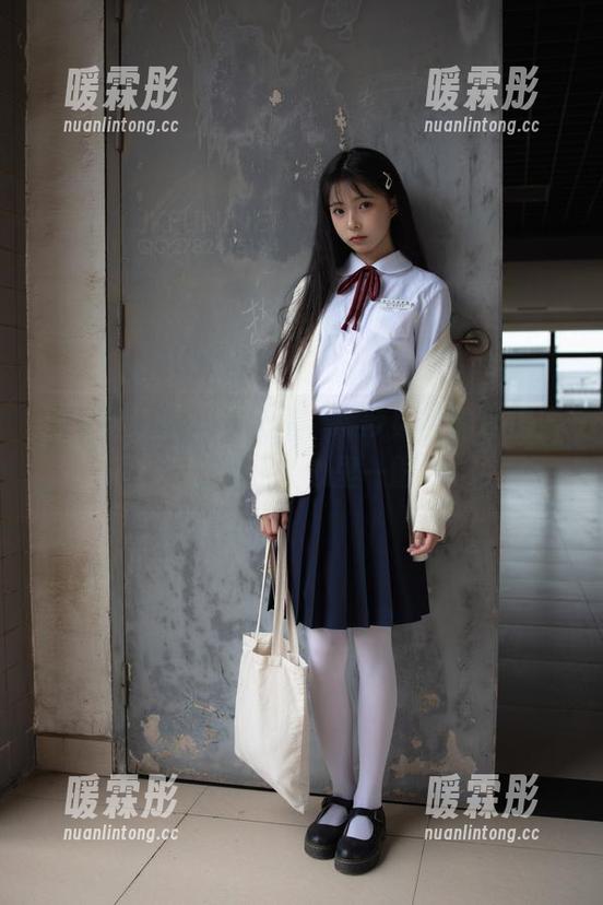 白丝粉红少女又来了，森萝财团的私房原图总让人心里一颤