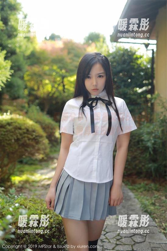 模范学院 - 最新分享！跟着艾莉Evelyn巡游户外，图库里没啥特别
