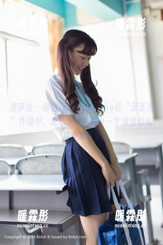 波萝社-柳侑绮Sevenbaby 波萝社 - 柳侑绮Sevenbaby在“无圣光”作品中,把马尔代夫的每一个浪潮都化为背景音乐