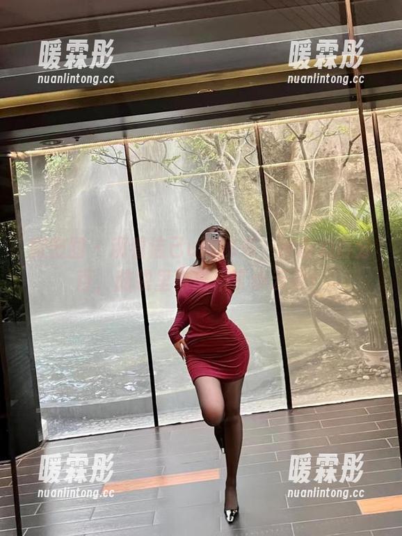 洁己u 微密圈 - 观看洁己u的秘书,冲击力百分百,脑袋里飞出来了小云朵!