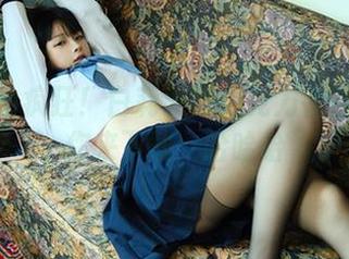 兔女郎也疯狂！白莉爱吃巧克力在图库里等你来下载，哈哈哈