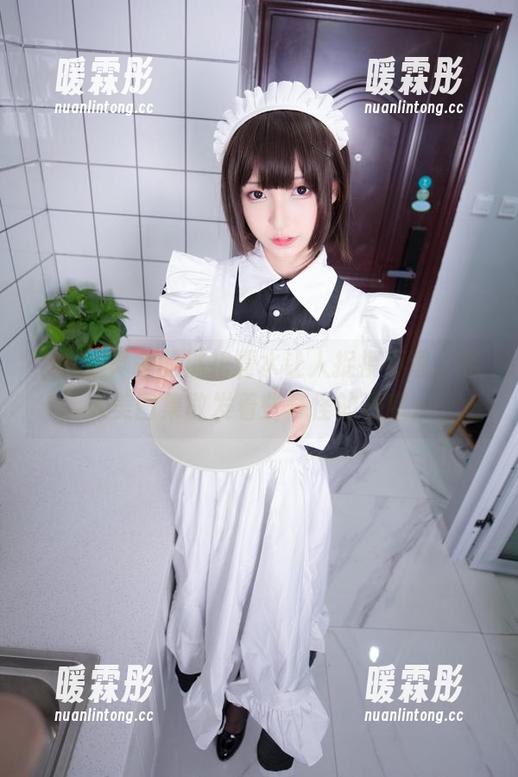 神楽坂真冬的桃花潭水让人捉摸不透，私人美图集散发着些奇怪的诱惑。