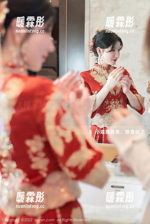 秀人网 - MODEL伊若的私房校服照-这些显然不只是一件制服