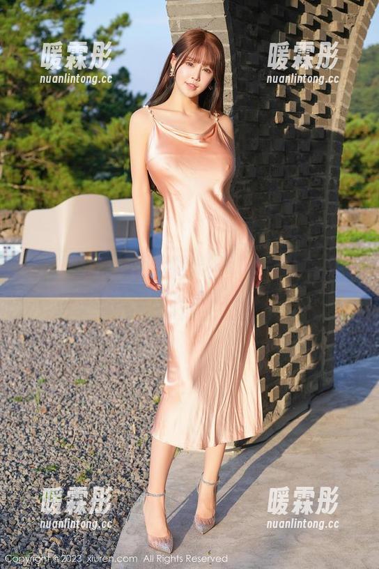 秀人网 - 最新图片曝光！summer宝宝的学妹，等着你来逐帧欣赏。