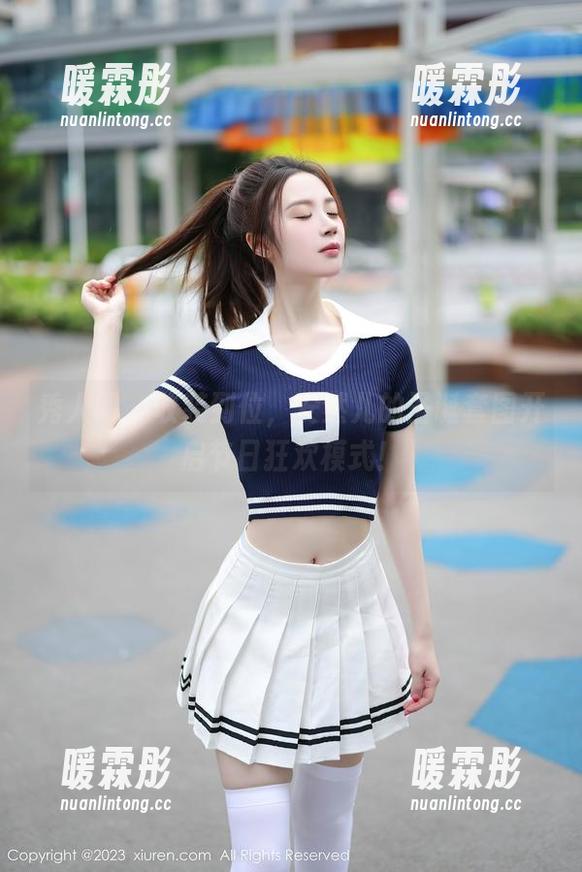 秀人网 - 收装到位，安然儿的圣诞套图开启节日狂欢模式！