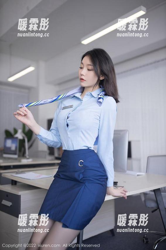秀人网 - 米妮大萌萌又来了，竟然带来棉袜美图，我脑海里全是奇奇怪怪的想法。