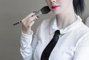 秀人网 - 御姐更新来了，软情的最新作品集，反正看了都会想多瞅几眼。