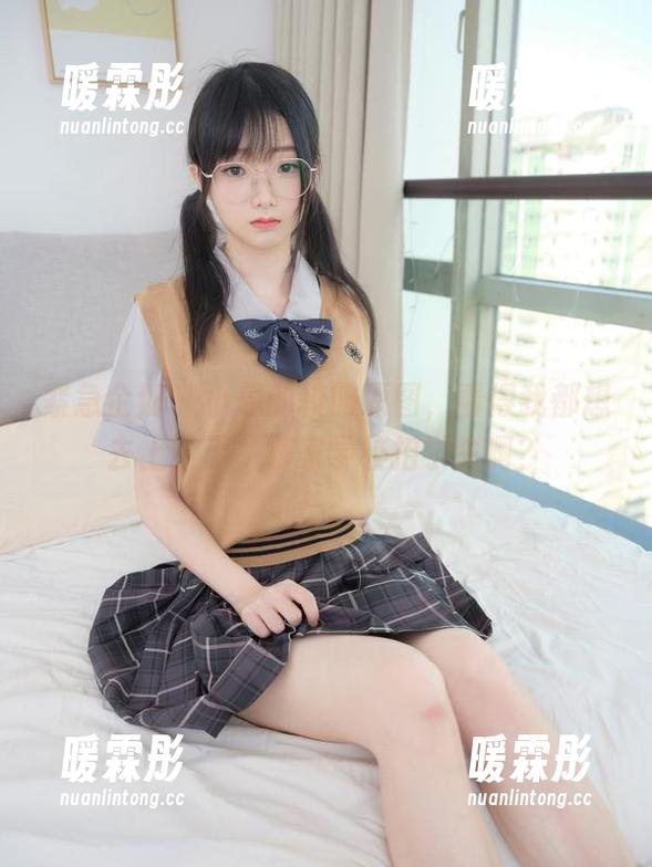 紧急企划-小恩 紧急企划 - 小恩的校服原图,看得我都想去上学了,哪家学校招学生啊?