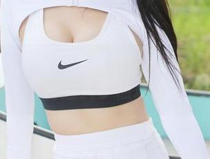 美媛馆 - 完全沉浸在唐琪儿il的纯白美图中，有种进入了仙境的错觉！