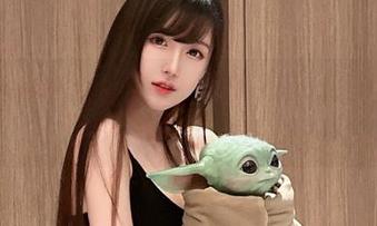 腐团儿Ikaros的壁纸新玩法：玉藻前小玉的逗趣人生